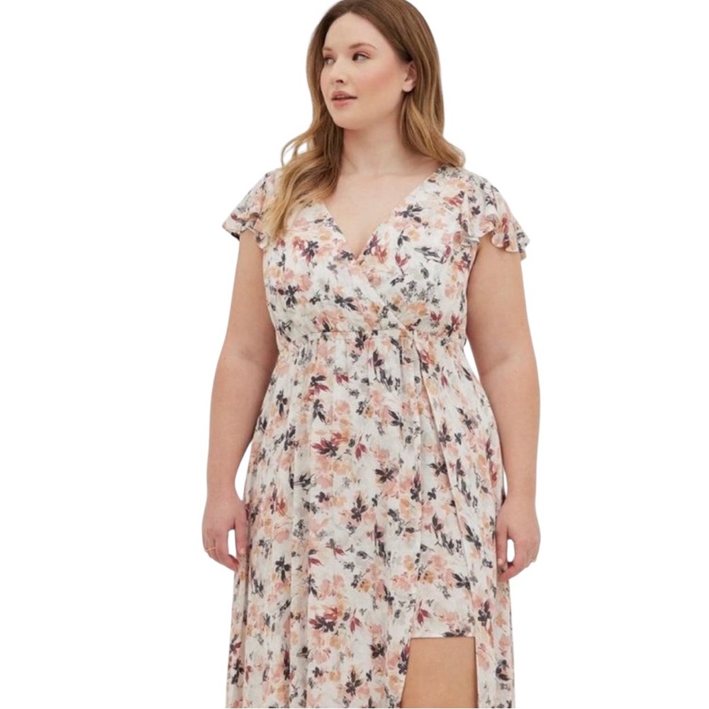 🌸 NWT Torrid White Floral Asymmetrical Romper Maxi Dress – Size 5X (28) 🌸